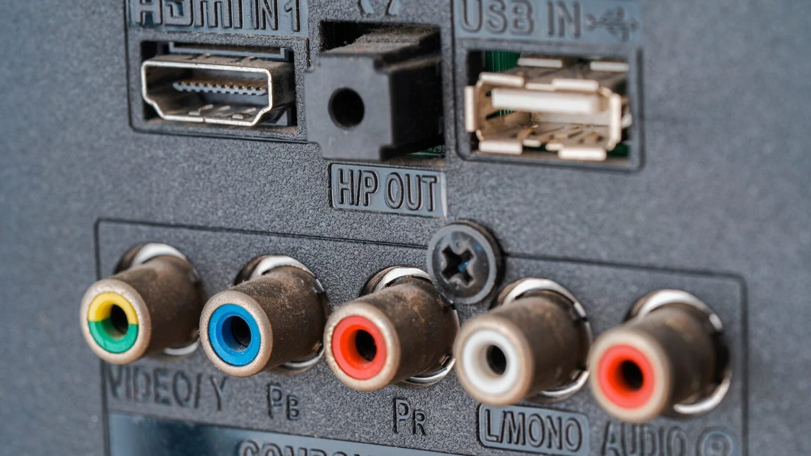 Der USB-Anschluss Ihres Fernsehers ist nicht nutzlos: Hier sind 4 Möglichkeiten, ihn effektiv zu nutzen